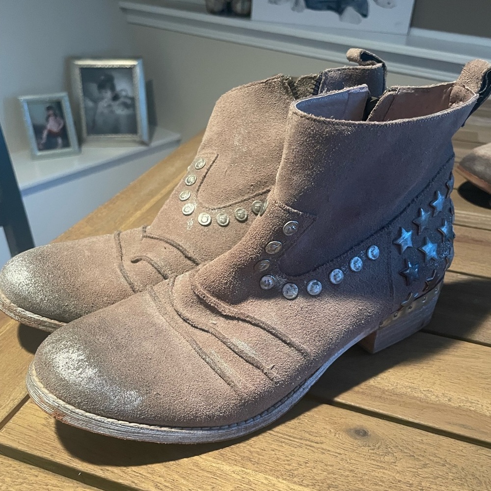 Mia limited edition bootie